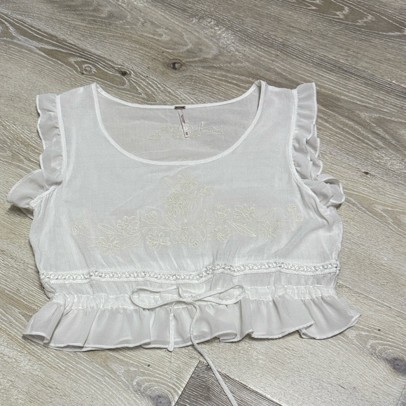 White embroidered top - Picture 1 of 8